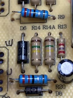 Nahaufnahme einer Leiterplatte mit elektronischen Bauteilen