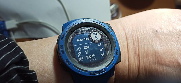 Garmin Smartwatch am Handgelenk