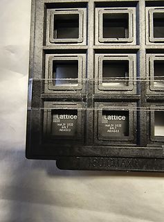 Lattice ispLFIs in einer Kunststoffschale
