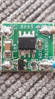 Bestückte Leiterplatte mit USB-Lademanager-IC