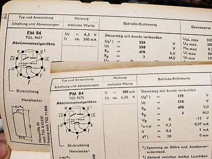 Foto eines Datenblatts für EM 84 Abstimmanzeigeröhre
