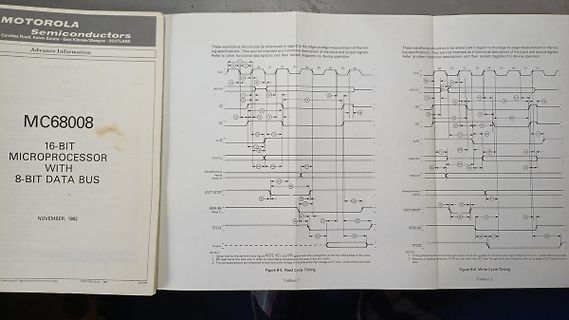 Foto einer Datenblattseite des Motorola MC68008