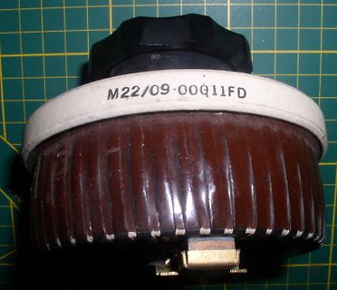 Elektronisches Bauteil mit Typenbezeichnung