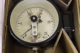 Manometer in Karton