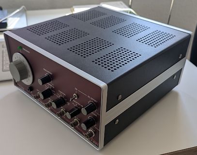 Funktionsgenerator mit Reglern und Anschlüssen