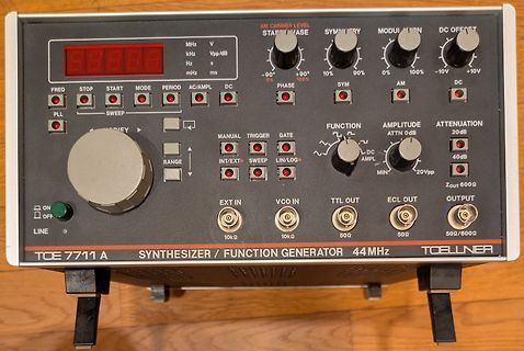 Toellner TCE 7711 A Synthesizer / Function Generator