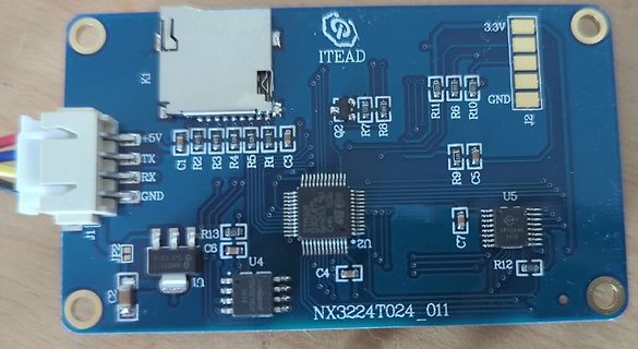 Leiterplatte mit Mikrocontroller und SD-Kartenslot