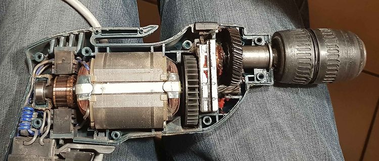 Innenansicht eines zerlegten Elektrowerkzeugs