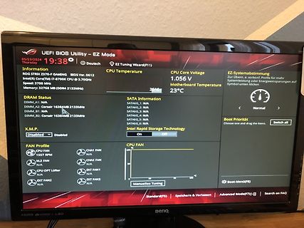 UEFI BIOS Utility EZ Mode Anzeige auf Monitor