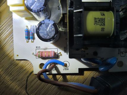 Nahaufnahme einer Leiterplatte mit elektronischen Bauteilen