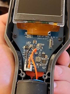 Innenansicht einer geöffneten Platine mit Display