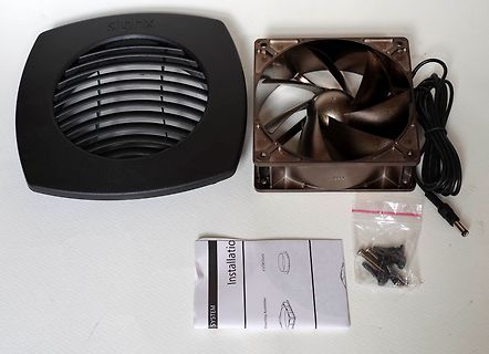 Silentix Lüfter mit Abdeckung, Anleitung und Schrauben