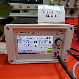 Keysight Analog Signal Generator mit Display