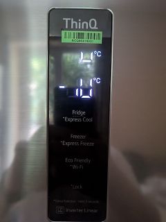 Display eines LG ThinQ Kühlschranks