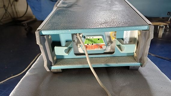 Rückseite eines Netzteils mit Spannungseinstellungen