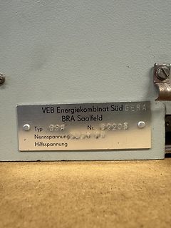 Typenschild eines VEB Energiekombinat Süd Gera Geräts