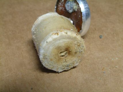Beschädigte Batterie oder Bauteil