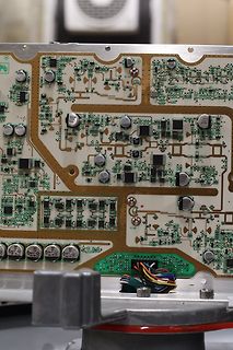 Nahaufnahme einer Leiterplatte mit elektronischen Bauteilen