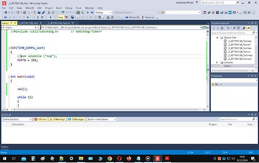 Code-Editor mit C-Quelltext für ATtiny13A