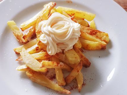 Pommes Frites mit Mayonnaise
