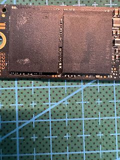 Nahaufnahme einer Leiterplatte mit integrierten Chips