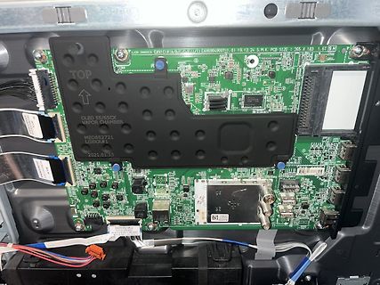 Hauptplatine eines OLED-Fernsehers mit Vapor Chamber