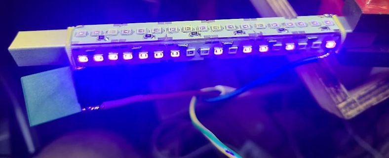 Leuchtende LED-Leiste auf Leiterplatte