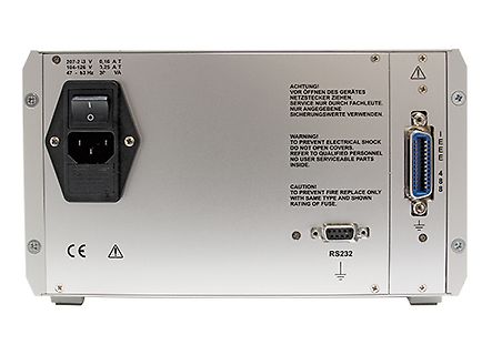 Rückseite eines elektronischen Geräts mit Anschlüssen