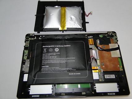 Innenansicht eines Tablets mit Li-Polymer Akku