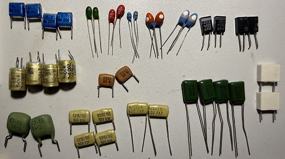 Verschiedene elektronische Kondensatoren