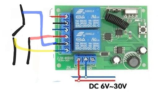 Relaismodul mit Verkabelung und Spannungsangabe