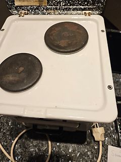 Tragbarer elektrischer Kocher mit zwei Heizplatten