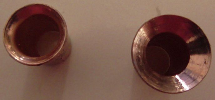 Zwei metallische Hülse oder Buchsen