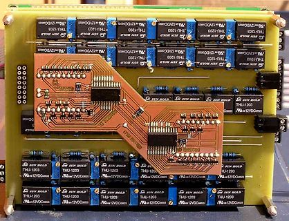 Zwei Leiterplatten mit Elektrolytkondensatoren