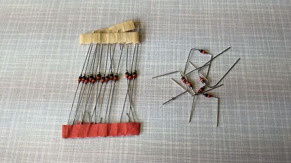 Dioden in Halterungen und lose Dioden