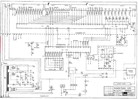 Schaltplan eines elektronischen Geräts mit Tastatur und Anzeige