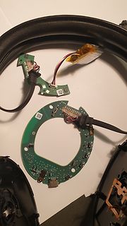 Zerlegte Elektronikkomponenten und Leiterplatten