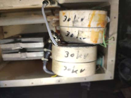 Transformator mit 30kV Beschriftung