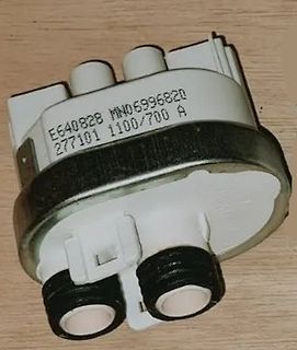 Elektronisches Bauteil mit Typenbezeichnung