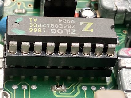 Zilog Z86E0812PSC Mikrocontroller auf Leiterplatte