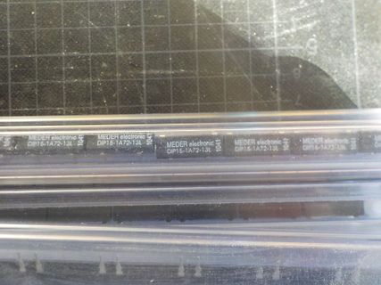 Nahaufnahme von Meder electronic DIP15-1A72-13L Relais