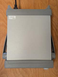Rückansicht eines Keysight Messgeräts