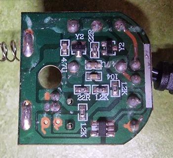 Nahaufnahme einer Leiterplatte mit SMD-Bauteilen