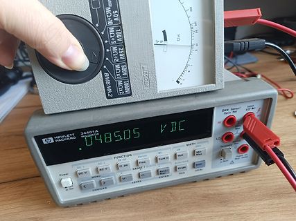 Analog-Digital-Multimeter Messwert Anzeige