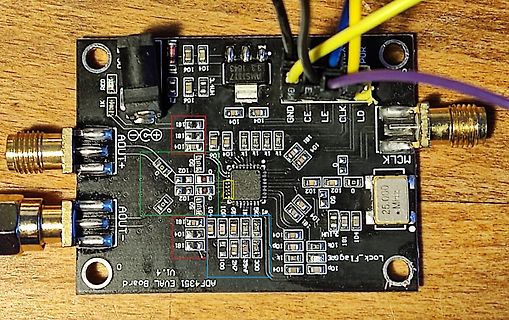ADF1351 Evaluation Board mit SMD-Bauteilen