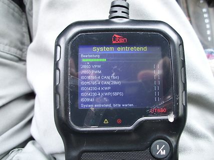 Display eines UT680 Diagnosegeräts