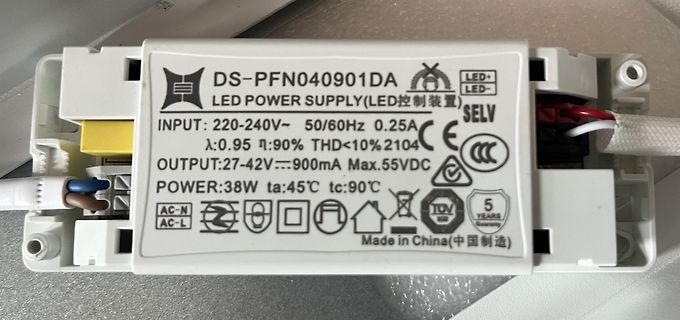 LED Netzteil Typ DS-PFN040901DA