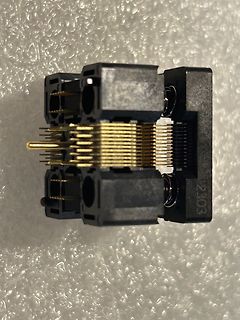 Elektrischer Steckverbinder mit Goldkontakten