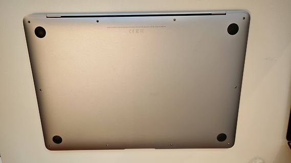 Unterseite eines Laptops