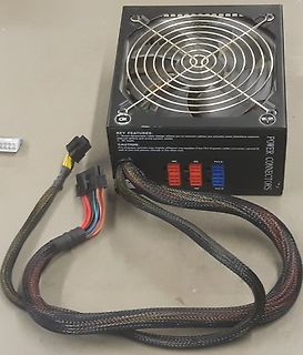 PC-Netzteil mit Kabeln